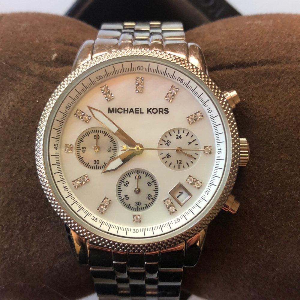 Watch - Picture 3 of 3